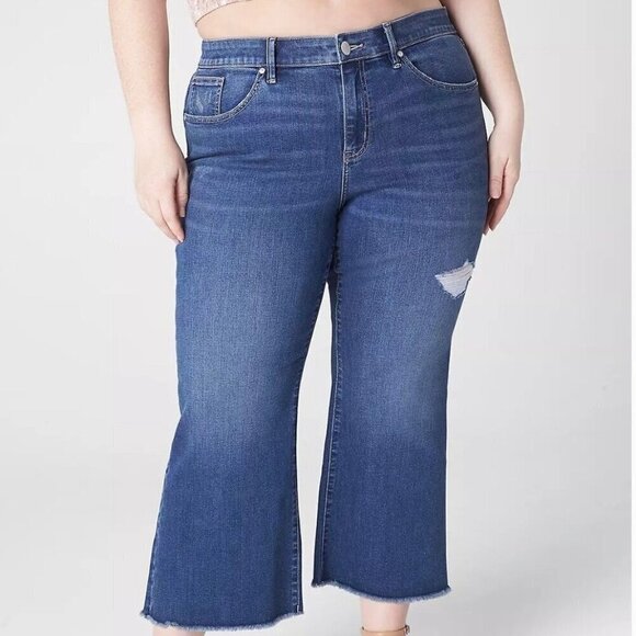 Lane Bryant 16 Cropped Flare Mid Rise Women’s Jeans Flex Magic Waistband Stretch - Picture 1 of 9